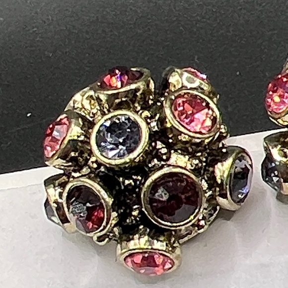 Vintage beautiful rhinestone clip on earrings - Picture 2 of 5